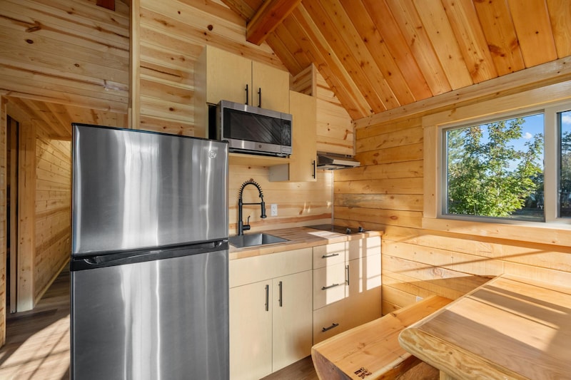 Deluxe Plus Cottage-2