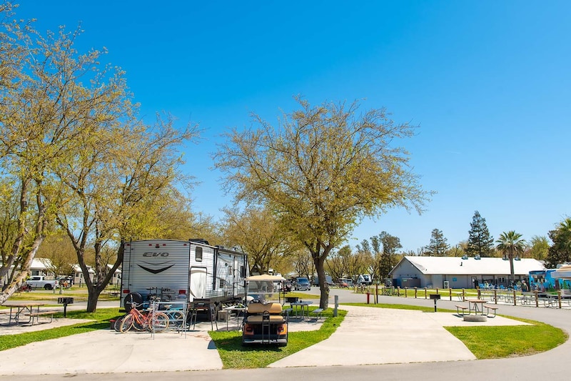 Preferred Red Carpet Pull-Thru RV Site-1