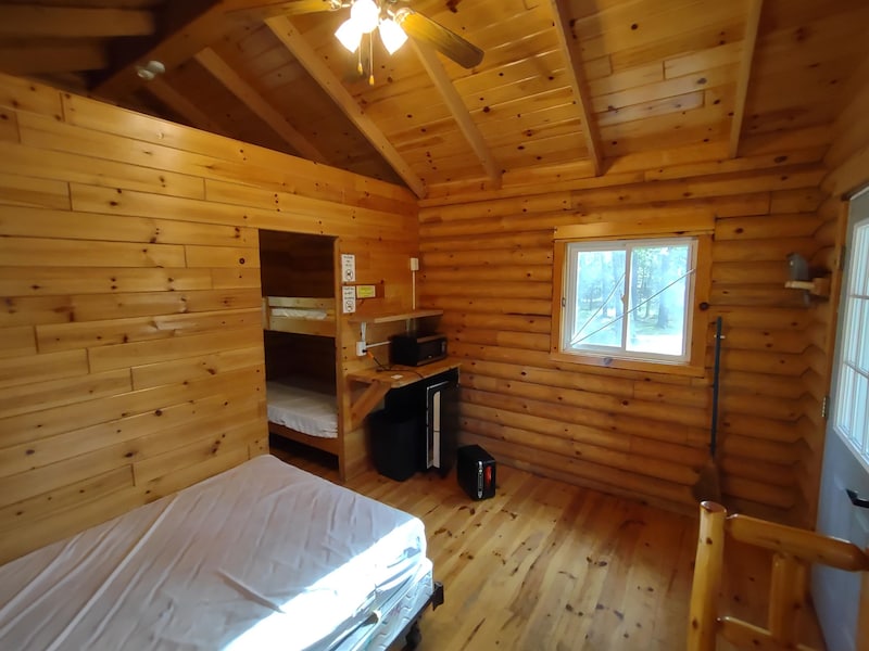 Boo Boo Bear Bone Cabin Six Person-6