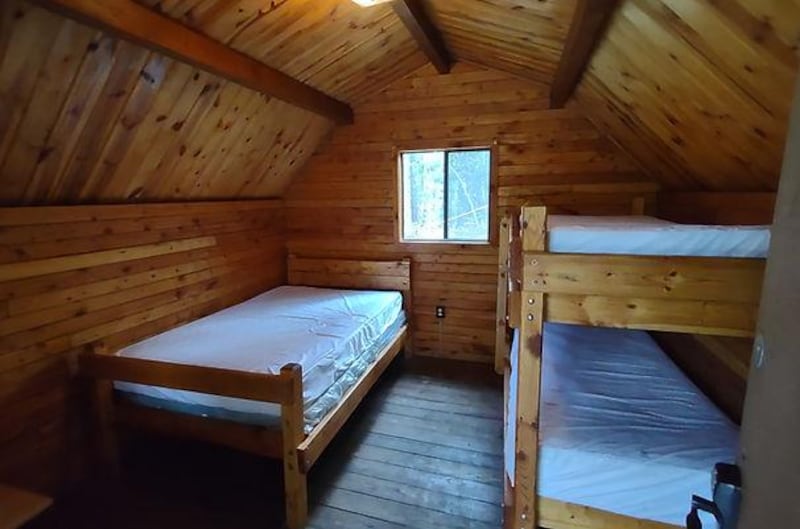 Boo Boo Bear Bone Cabin Four Person-2