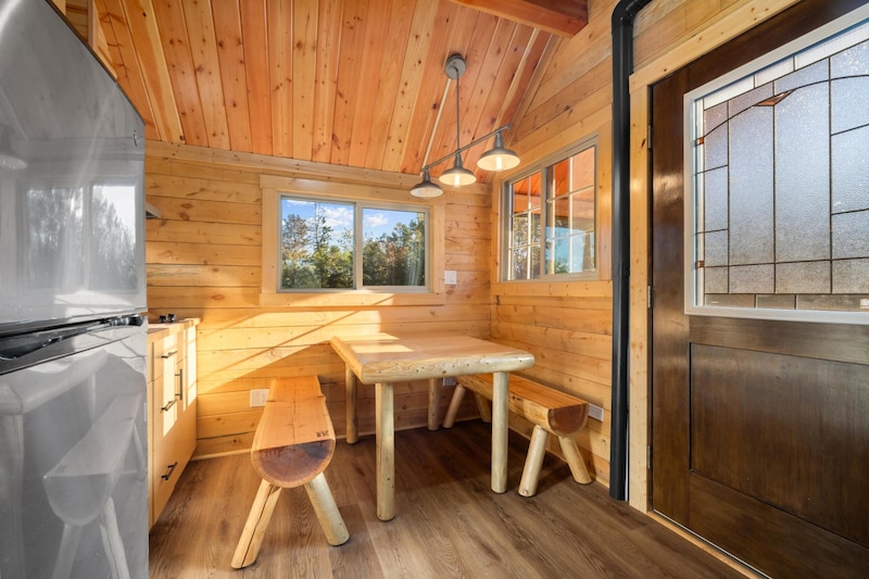 Deluxe Plus Cottage-4