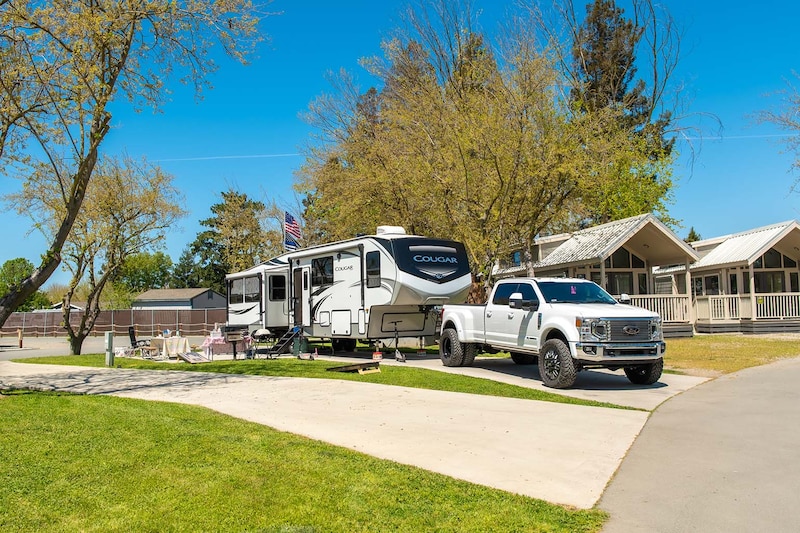 Preferred Red Carpet Pull-Thru RV Site-5