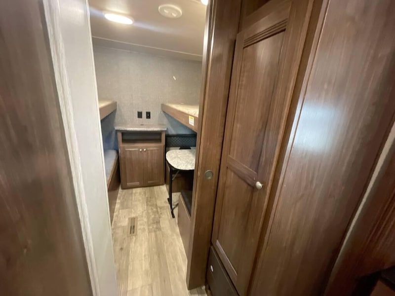 Ranger Smith RV Rental Six Person - Full-Service-7