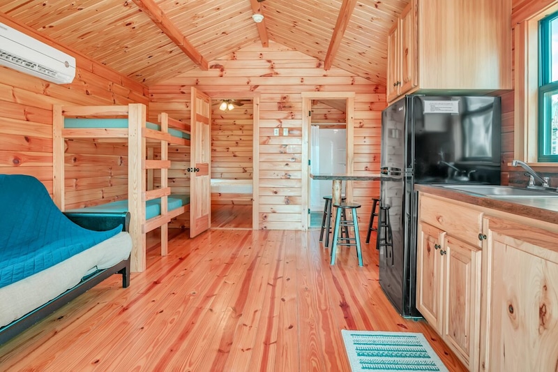 Lake View Boo Boo™ Deluxe Cabin-7