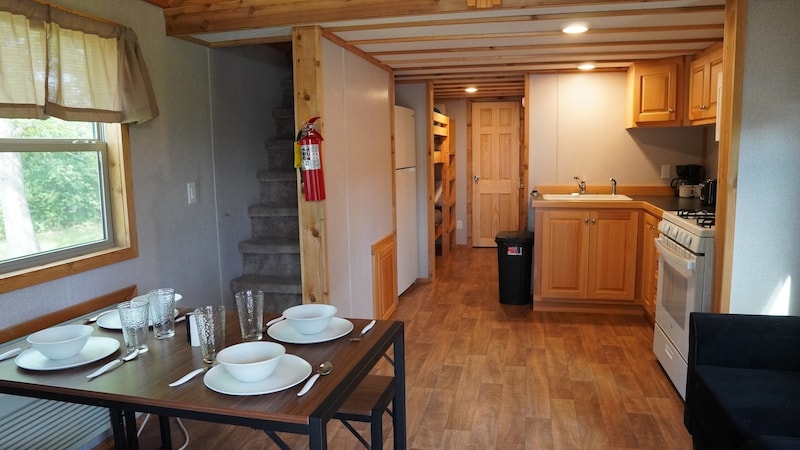 Pine Grove Cindy Bear™ Cabin-8
