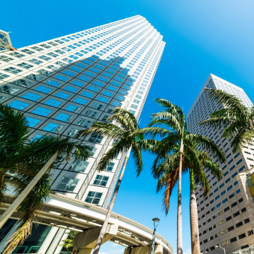 How far is Miami International Airport Hotel from Downtown Miami?