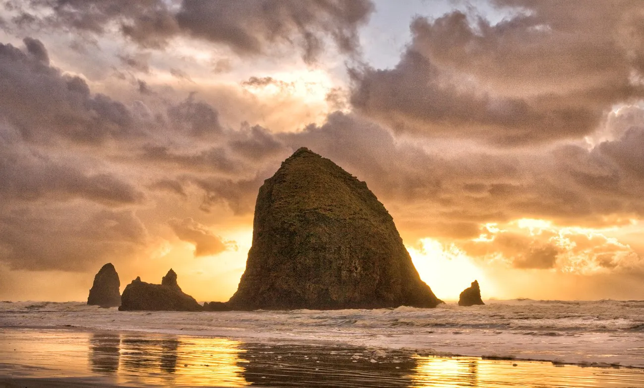 Haystack Rock on coastline of Cannon Beach
