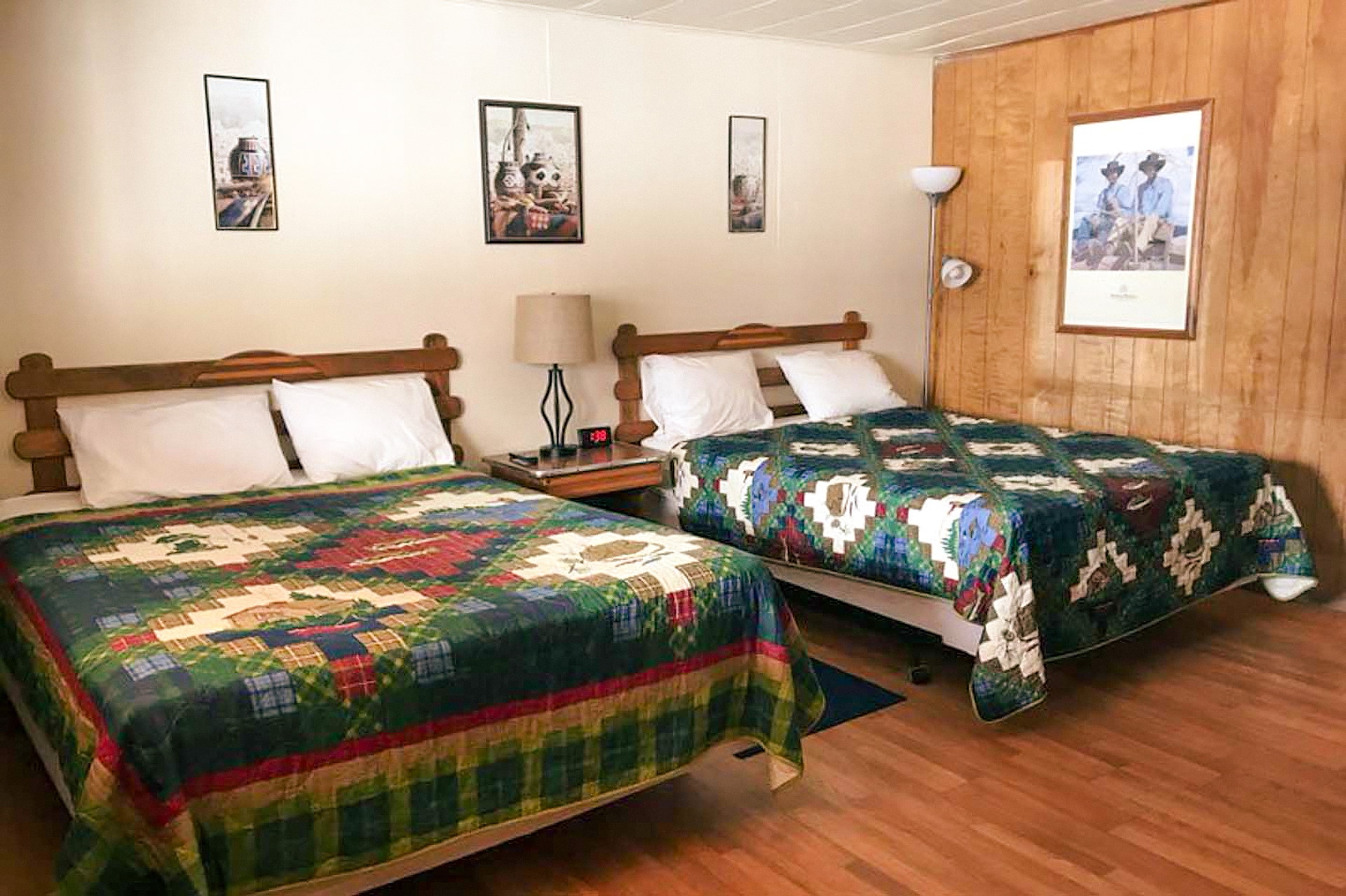 Standard Double Queen at Elkhorn Lodge, Chama