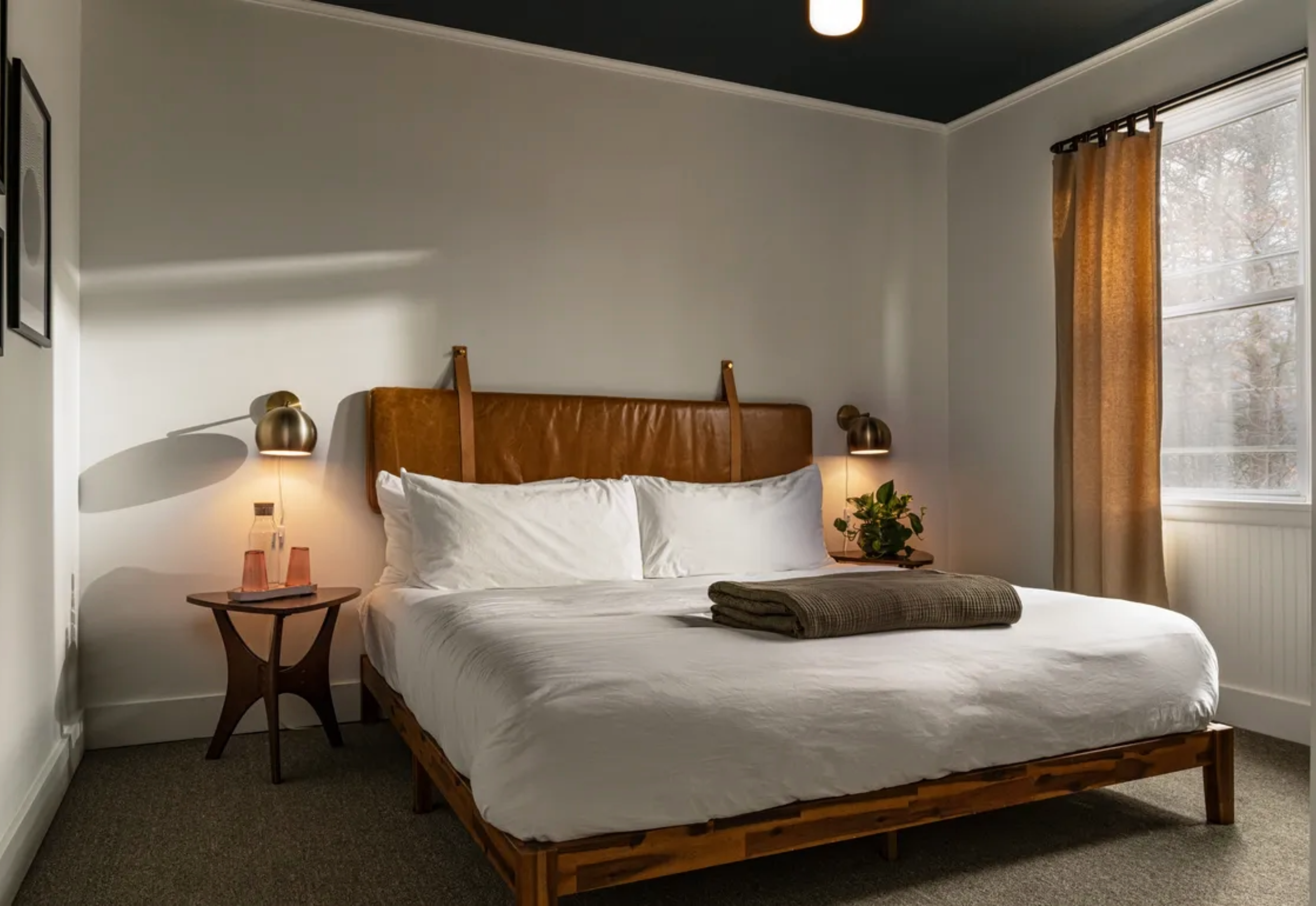 Modern bedroom with window area at The Darby Hotel, Beach Lake