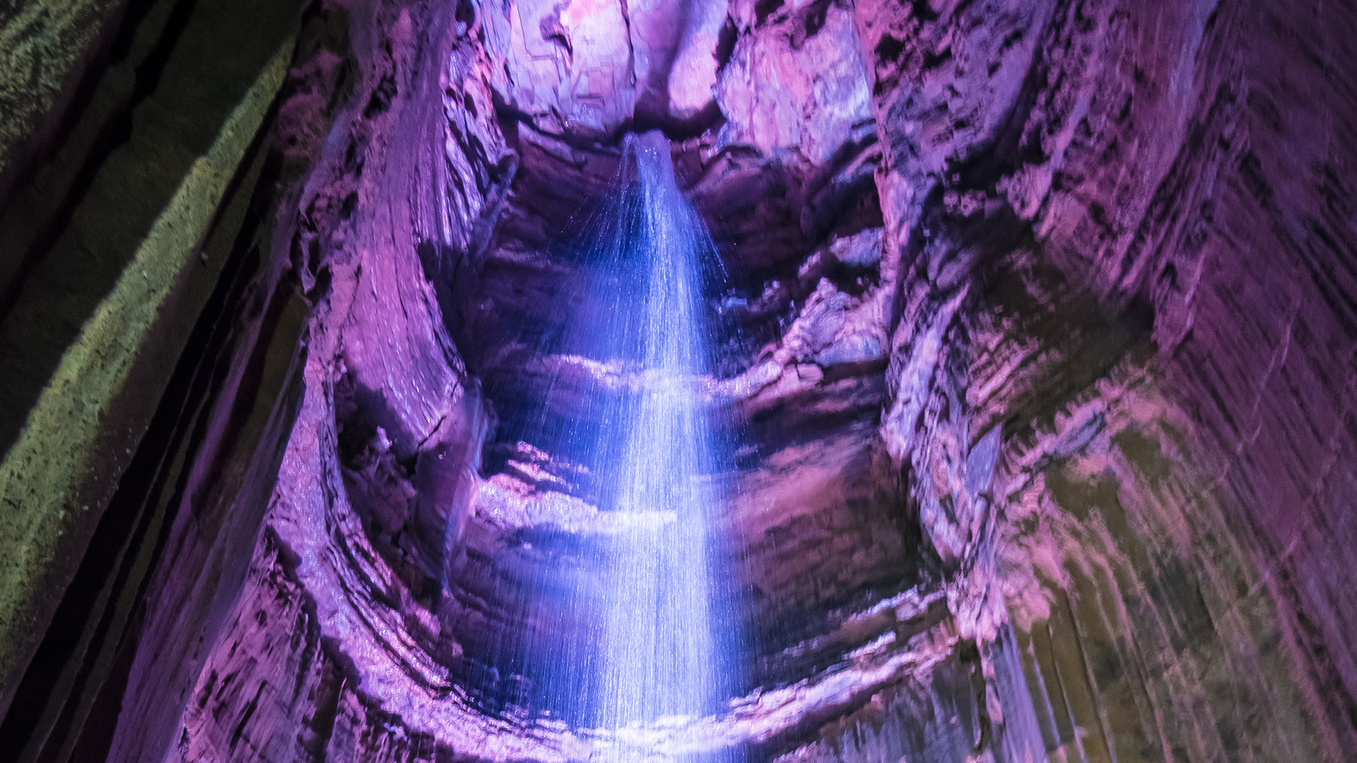 Ruby falls attractions photos - Travelidaz.com